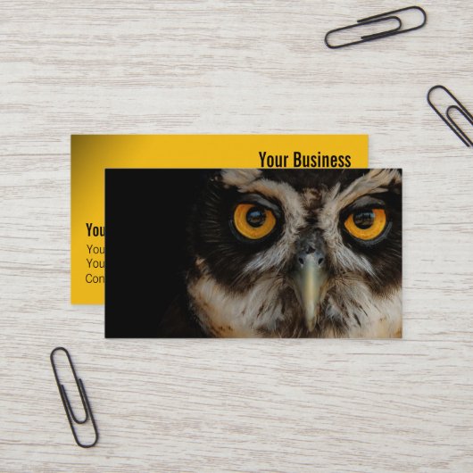 Mesmerizing Golden Eyes of a Spectacled Owl Visitekaartje (Voorkant / Achterkant in situ)