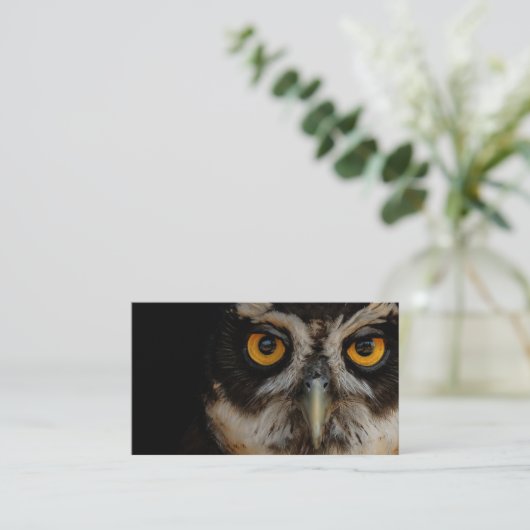 Mesmerizing Golden Eyes of a Spectacled Owl Visitekaartje (Staand voorkant)