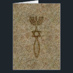 Messianic Seal Stone<br><div class="desc">Deze mooie groet-/briefkaart heeft de Messianische zegel, in een gegraveerde steen. Het zegel uit de eerste eeuw is een combinatie van een Menorah, een oud joods symbool, samen met het Ichthys, een oud symbool van het Christelijke geloof en van de aanhangers van Yeshua, die op het kruispunt een ster van...</div>