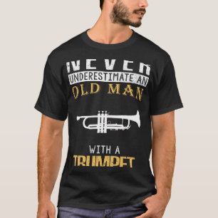 Messing Maestro: Onderschat nooit een oud Man met T-shirt