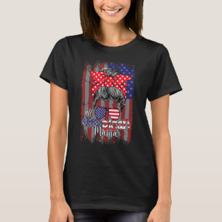 Messy Bun Girl met Amerikaans vlagpatroon en Blea T-shirt