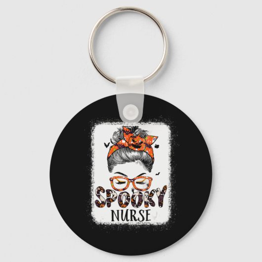 Messy Bun Spooky Nurse Women Pumpkin Halloween Bat Sleutelhanger (Voorkant)