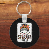 Messy Bun Spooky Nurse Women Pumpkin Halloween Bat Sleutelhanger (Voorkant)