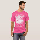 Messy Buns And Loaded Guns Raising Wolves Not Shee T-shirt (Voorkant volledig)