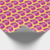 Messy Hair Creepy Doll Head in het roze Cadeaupapier (Hoek)