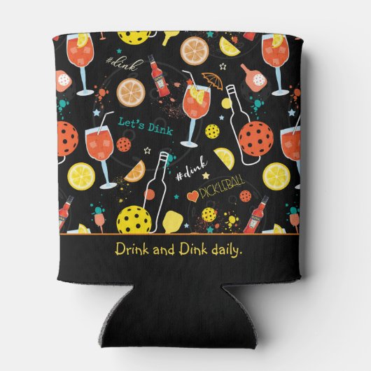 Met aangepaste tekst Dinks & 🍾 🥂 drinken - pickl Blikjeskoeler (Achterkant)