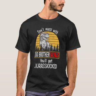 Met Big Brothersaurus krijg je Juras T-shirt