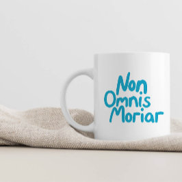 Met blauwe inkt geschreven Oud-Latijnse spreuk Koffiemok
