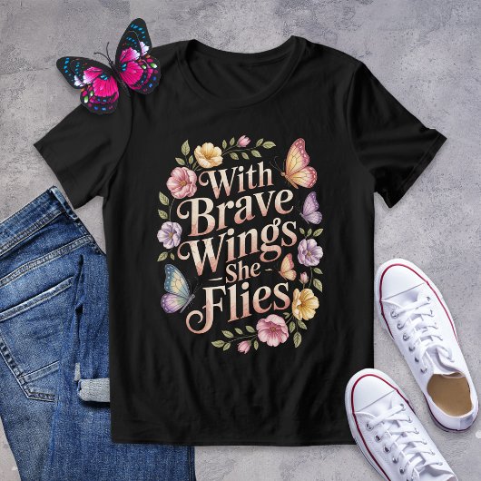Met Brave Wings vliegt ze met Butterfly Shirt