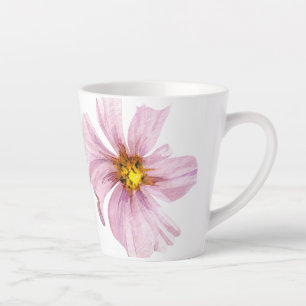 Met de hand geïllustreerde roze bloem latte mok
