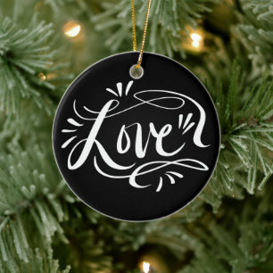 Met de hand gekartelde kerstboomversiering voor he keramisch ornament