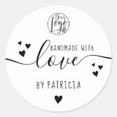 Met de hand gemaakt liefdesscript logo harten zwar ronde sticker (Voorkant)