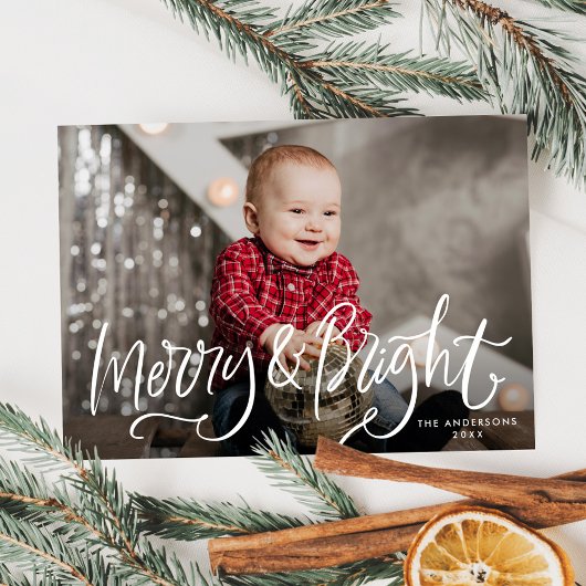 Met de hand geschreven script Merry & Bright foto Feestdagenkaart