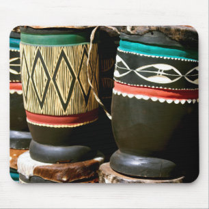 Met de hand gesneden trommels, Livingston, Zambia Muismat