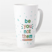 Met de hand getekend als u het slimme Kind citeert Latte Mok (Rechterhoek)