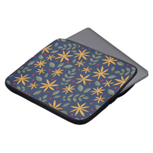 Met de hand getekend bloempatroon met bladeren laptop sleeve