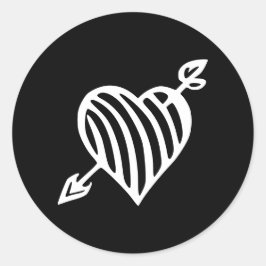 Met de hand getekend gestreept hart met pijlontwer ronde sticker