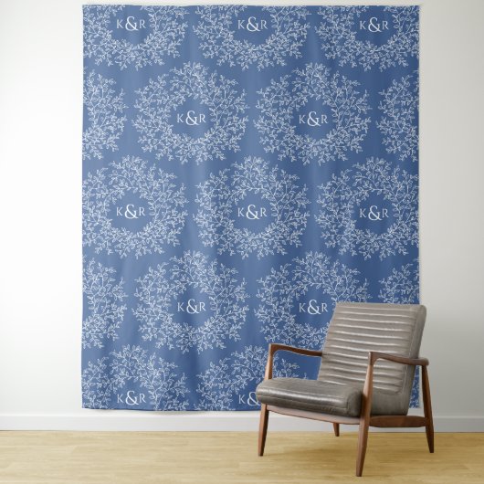 Met de hand getekend monogram blauw trouwdecoratie wandkleed (In situ)