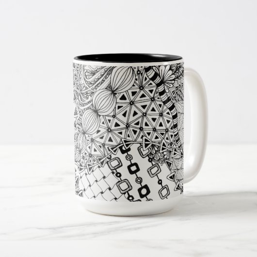 Met de hand getekend zwart-wit model tweekleurige koffiemok (Voorkant rechts)