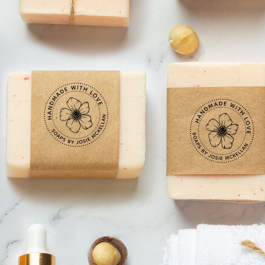 Met de hand getekende bloem gestippelde cirkel met rubberstempel