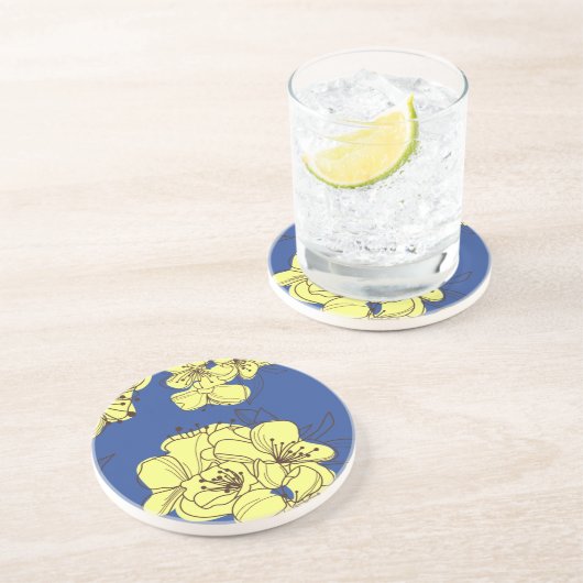 Met de hand getekende gele wilde bloemen op blauw zandsteen onderzetter (Zijkant)