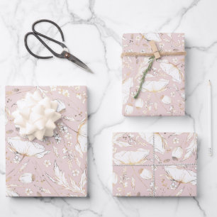 Met de hand getekende gouden wilde bloemen schets  inpakpapier vel