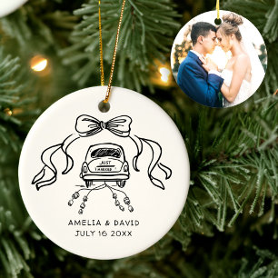 Met de hand getekende retro trouwauto 'Just Marrie Keramisch Ornament