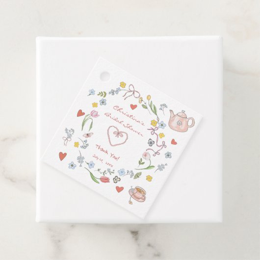 Met de hand getekende theebruidsschieter met grill bedankjes labels (In situ)