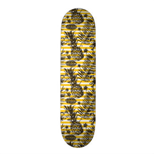 met de hand getrokken anananassen skateboard
