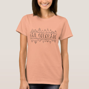 met de hand getrokken bergen op de achtergrond t-shirt