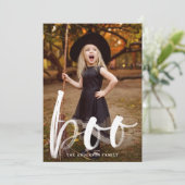 Met de hand-Lettered Boo | Halloween-fotokaart Feestdagenkaart (Staand voorkant)