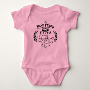Met de hand van mijn opa in Heaven Pink Girl Romper