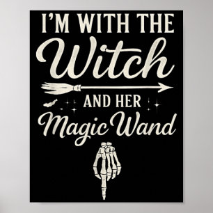 Met De Heks En Toverstaf - Grappig Halloween Poster
