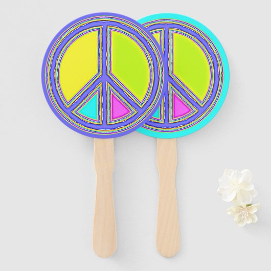 Met de kleuren gevuld PEACE-teken 1 Handwaaier (Voorkant en achterkant)