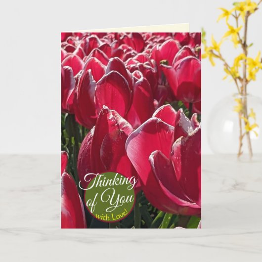 Met Denken Aan Jou Rode Tulpen Bloemgroet Kaart (Gele Bloem)