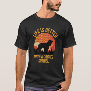 Met een dekmantel-spaniel-kool-terugloop t-shirt