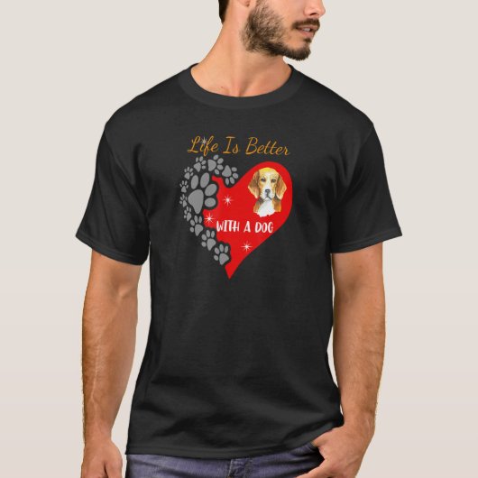 Met een hondenbeagle ontwerp t-shirt (Voorkant)