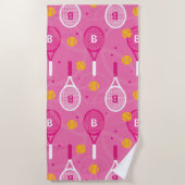 Met een roze monogram en een wit tennisracketpatro strandlaken (Voorkant)