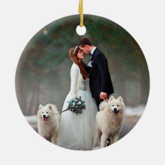 Met handgeschreven script Eerste Kerstbruiloft Fot Keramisch Ornament (Achterkant)