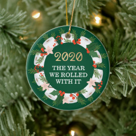 Met het grappige toiletpapier met kerstmis keramisch ornament
