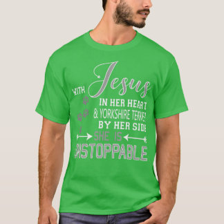 MET JESUS IN HAAR HARTYORKSHIRE TERRIER AAN ZIJDE T-SHIRT