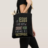 Met Jezus in haar hart hakt de kroeg in haar hand Tote Bag (Dichtbij)