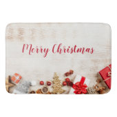 Met kerstmis behandelde items op een Rustige Woode Badmat (Voorkant)