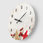 Met kerstmis behandelde items op een Rustige Woode Grote Klok (Hoek)