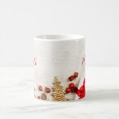 Met kerstmis behandelde items op een Rustige Woode Koffiemok (Center)