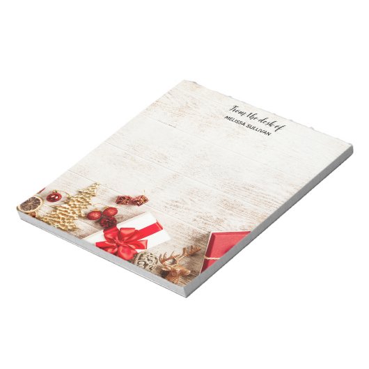 Met kerstmis behandelde items op een Rustige Woode Notitieblok (Linkerzijde)