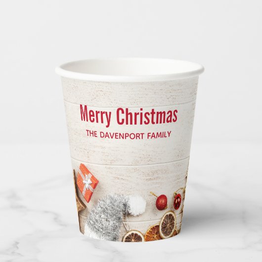 Met kerstmis behandelde items op een Rustige Woode Papieren Bekers (Voorkant)