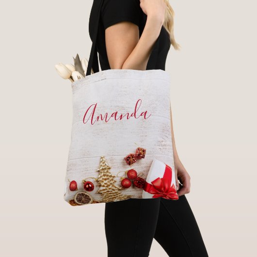 Met kerstmis behandelde items op een Rustige Woode Tote Bag (Dichtbij)
