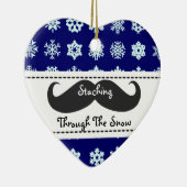 Met Kerstmis door de sneeuw Keramisch Ornament (Rechts)