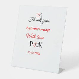 Met liefde voeg paar naam brief dank u toevoegen d reclamebord met voetstuk